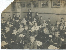 1920-Jan-Kegge-in-school-in-Rotterdam-800px